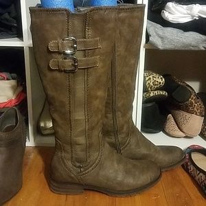 Brown boots size 8
